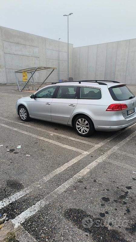 Usata VW Passat 140 CV (102 kW) 2011 Grigio Station wagon