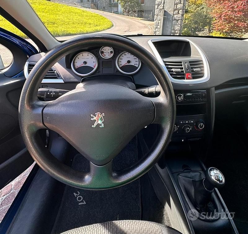 Usata Peugeot 207 73 CV (53 kW) 2011 Blu Utilitaria