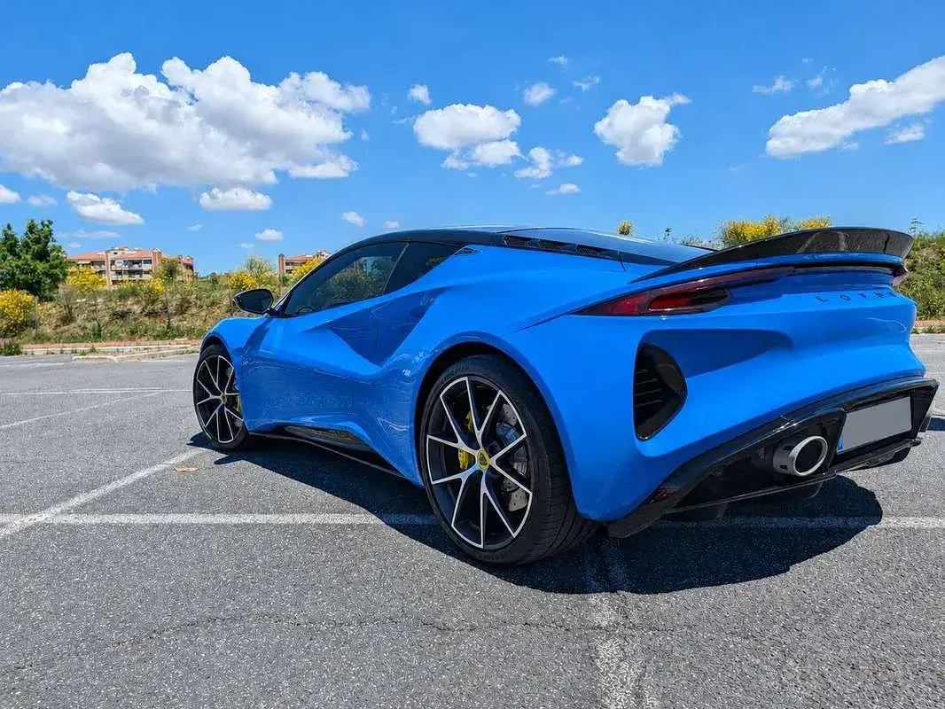 Usata Lotus Emira 360 CV (264 kW) 2025 Blu/azzurro Coupé