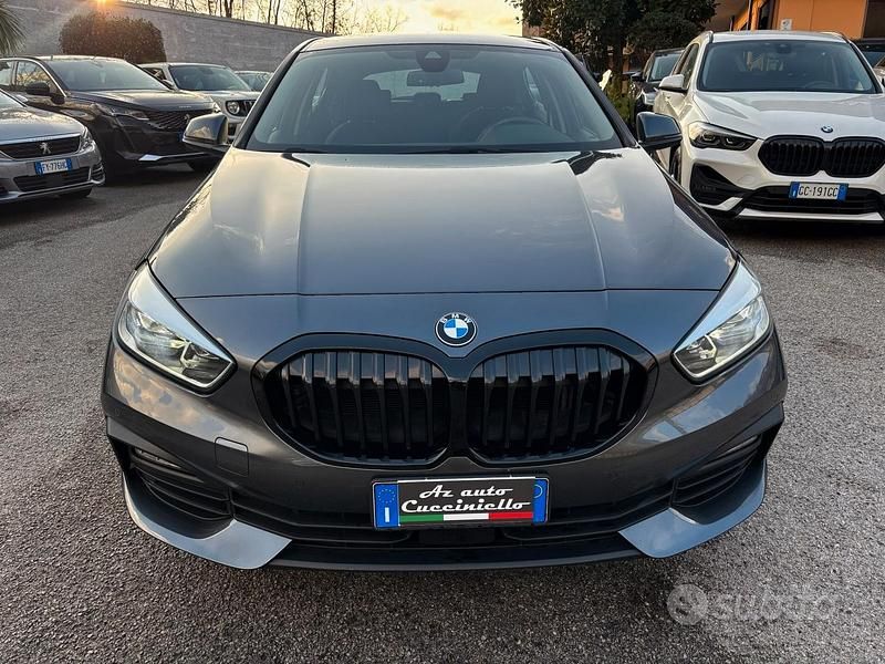 Usata BMW 116 Sport Line 116 CV (85 kW) 2021 Grigio Utilitaria
