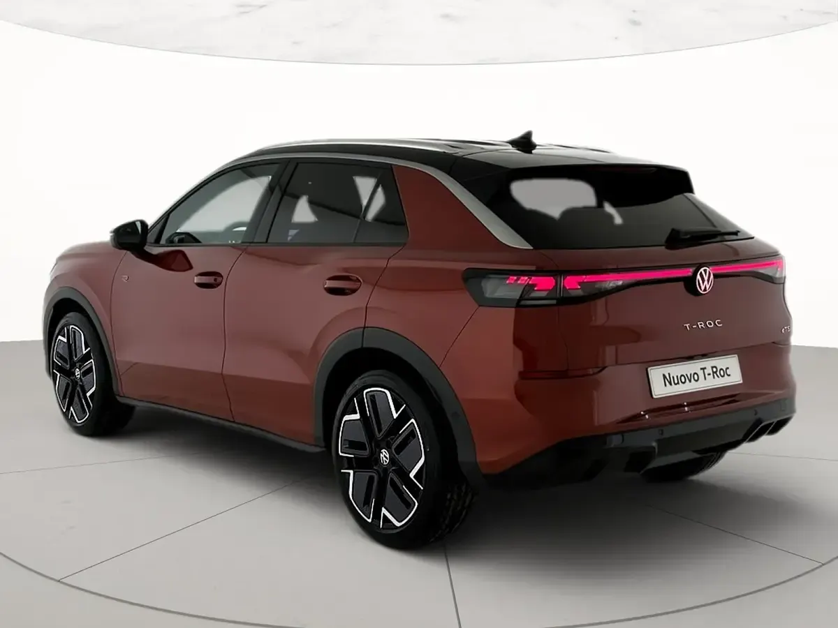 Nuova VW T-Roc R-line 150 CV (110 kW) 2026 Flame red metallizzato nero SUV