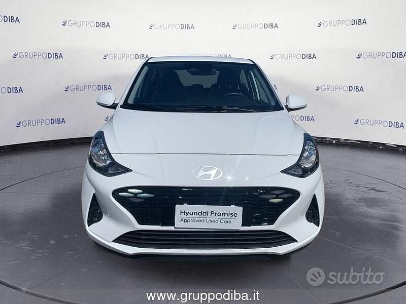 Usata Hyundai i10 68 CV (50 kW) 2023 Bianco Utilitaria