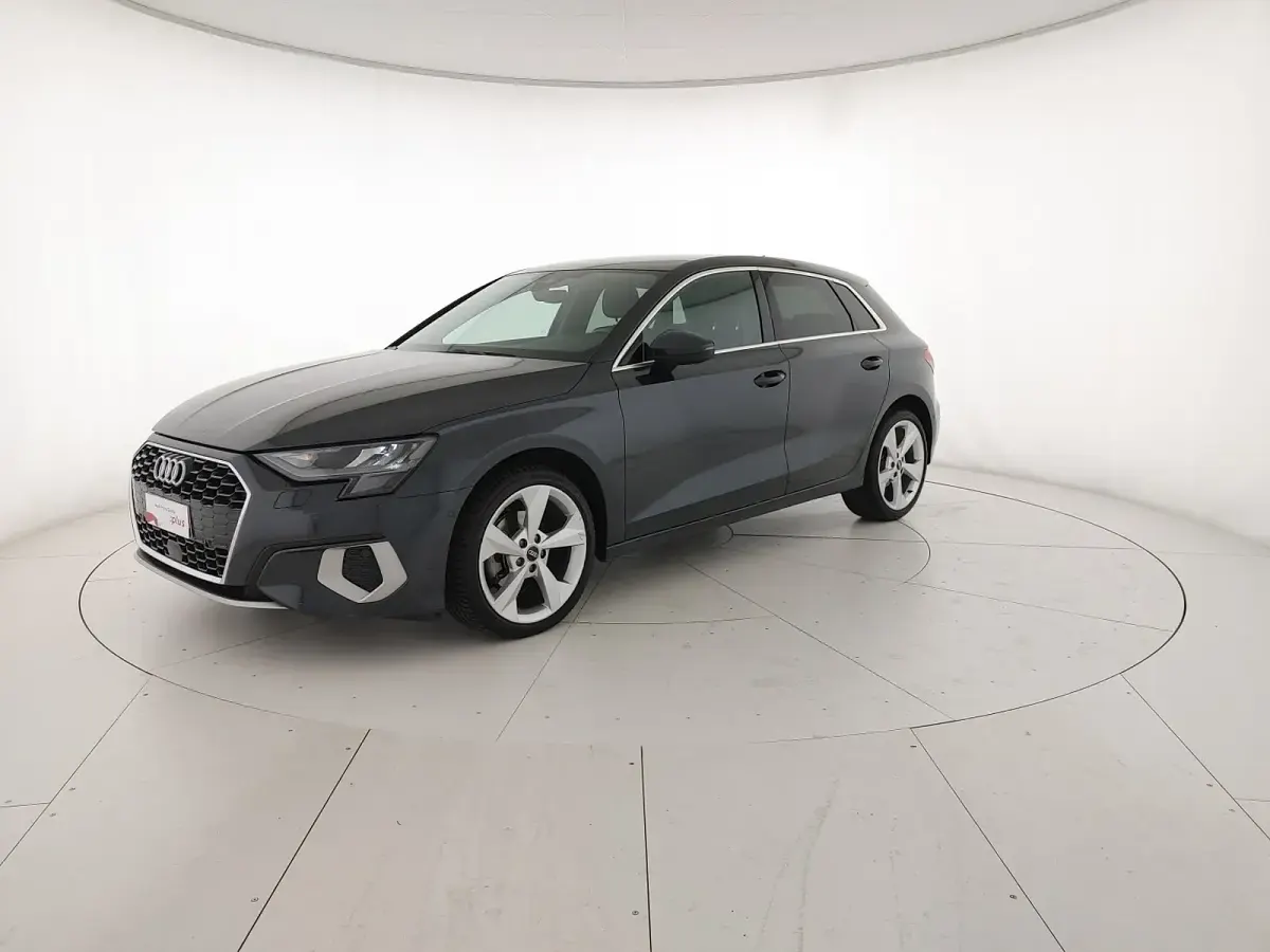 Begagnad Audi A3 Advanced 150 HK (110 kW) 2022 Sedan