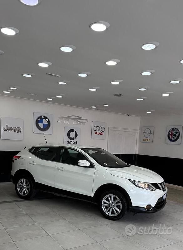 Usata Nissan Qashqai Visia 110 CV (80 kW) 2015 Bianco SUV