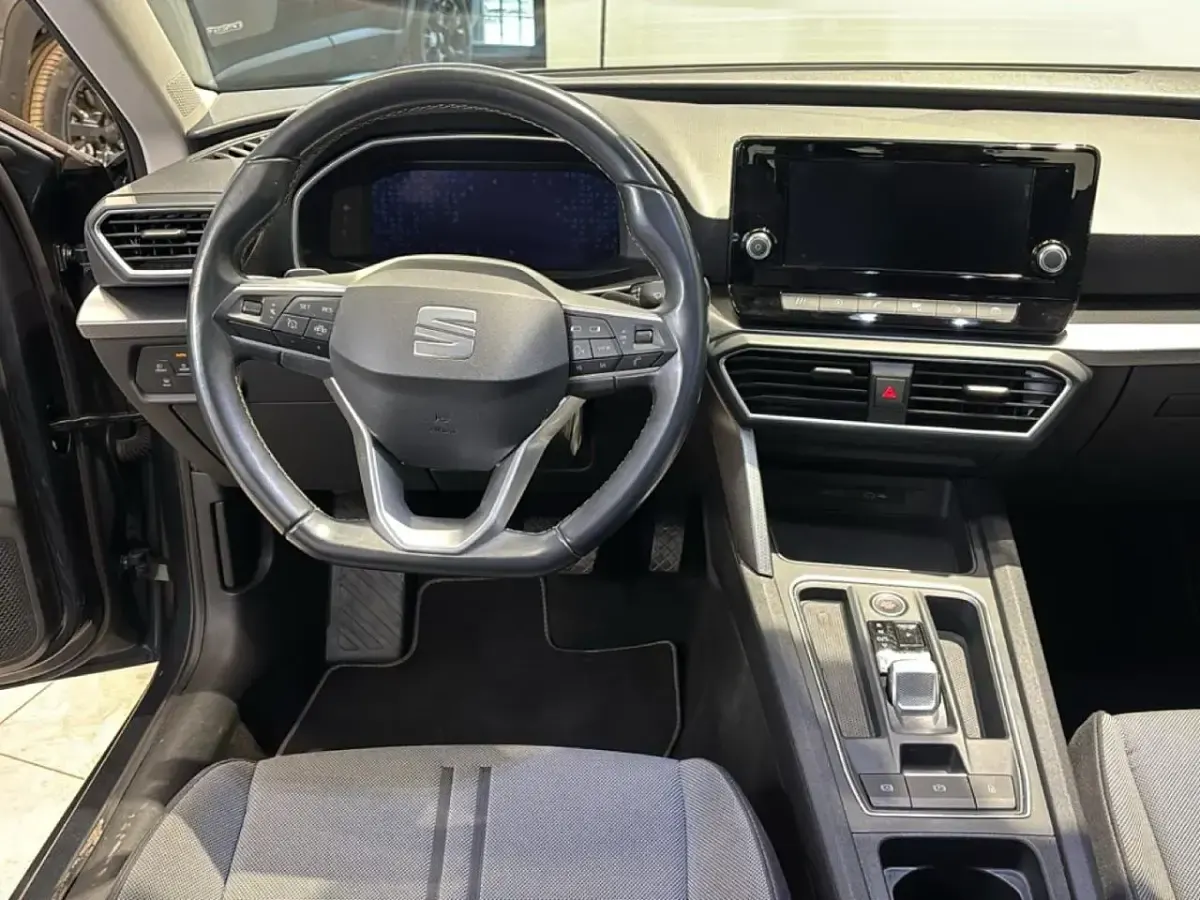 Usata Seat Leon Style 110 CV (80 kW) 2022 Grigio Berlina