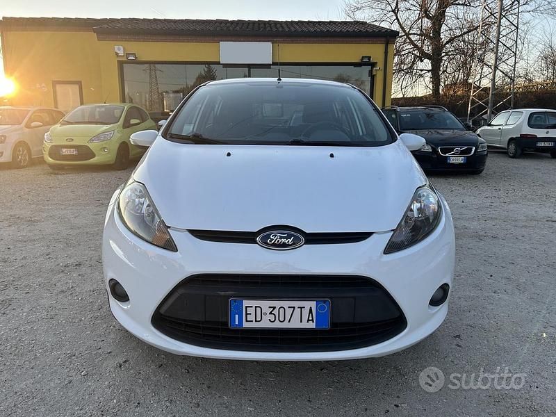 Gebraucht Ford Fiesta 68 PS (50 kW) 2011 Schwarz Kleinwagen