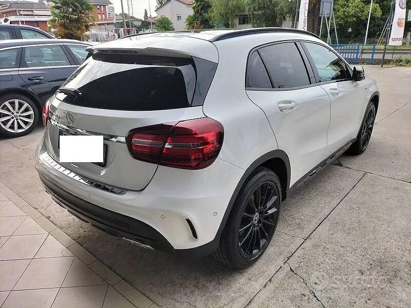 Usata Mercedes GLA200 Premium 137 CV (100 kW) 2019 Bianco SUV