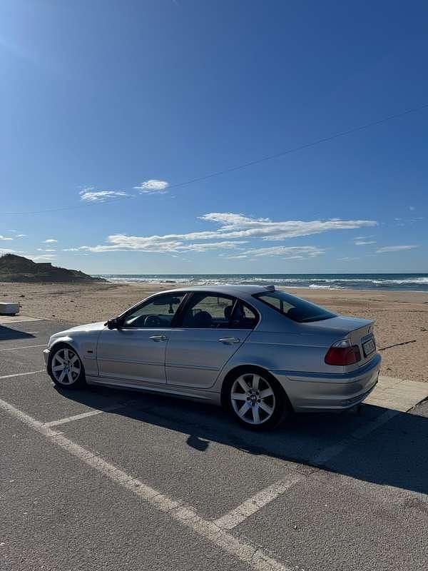 Usata BMW 330 184 CV (135 kW) 2000 Argento Berlina