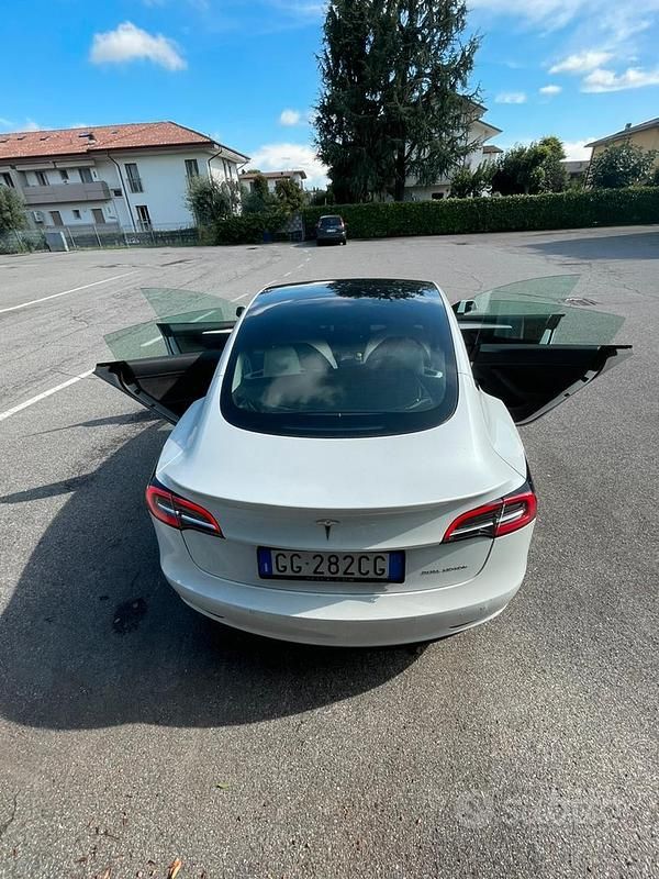 Usata Tesla Model 3 366 kW (498 CV) 2021 Bianco Berlina