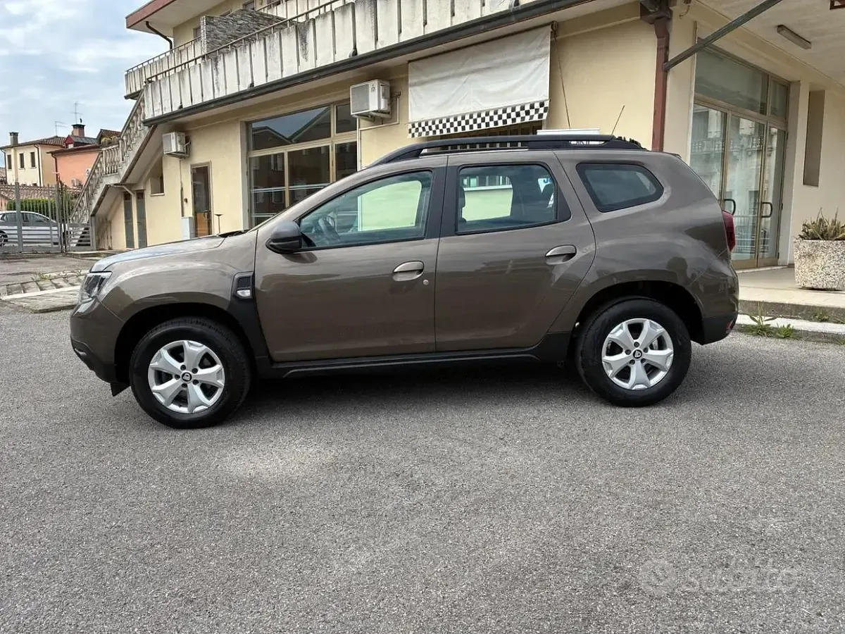 Usata Dacia Duster Comfort 101 CV (74 kW) 2020 Brun vison SUV