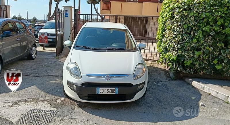 Usata Fiat Punto 75 CV (55 kW) 2010 Bianco Utilitaria