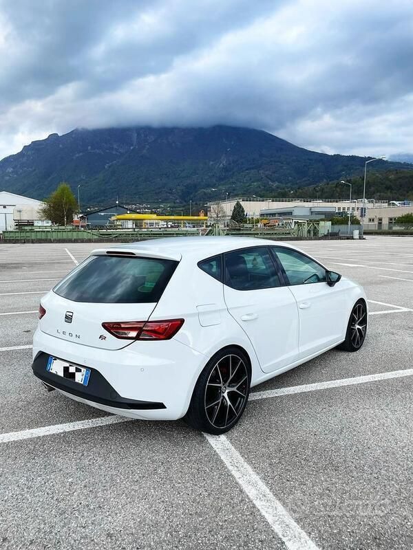 Usata Seat Leon FR 150 CV (110 kW) 2016 Bianco Utilitaria