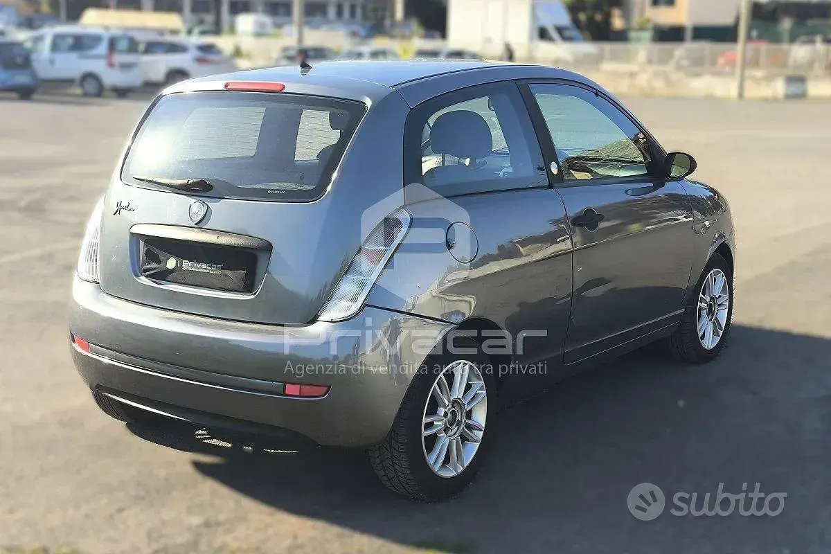 Usata Lancia Ypsilon 77 CV (56 kW) 2009 Grigio Utilitaria