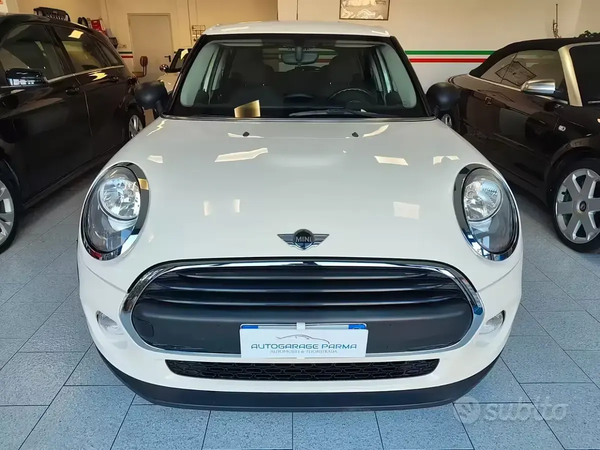 Usata Mini ONE 75 CV (55 kW) 2016 Beige Utilitaria