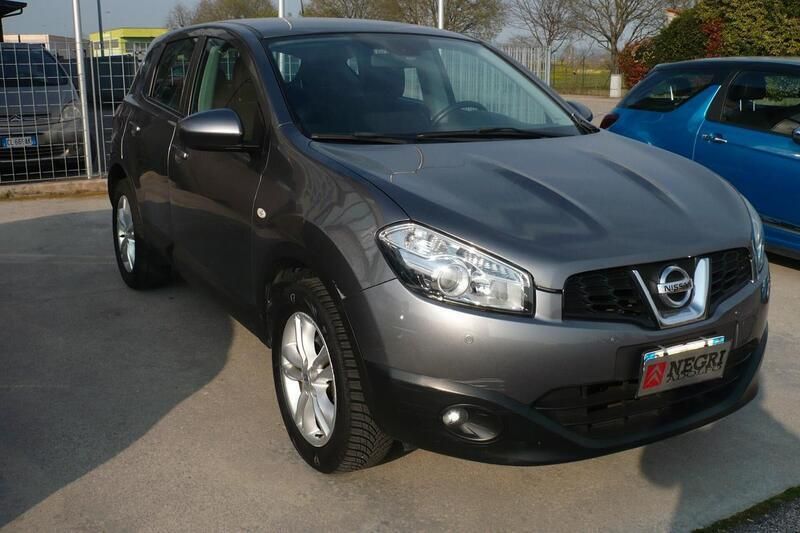 Argento Usata 2013 Nissan Qashqai Acenta SUV | 8900 € - Immagine 1/4