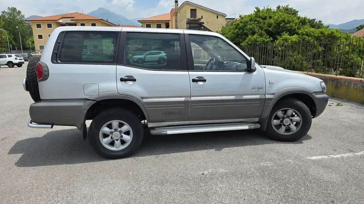 Usata Nissan Terrano 125 CV (91 kW) 2001 Grigio SUV