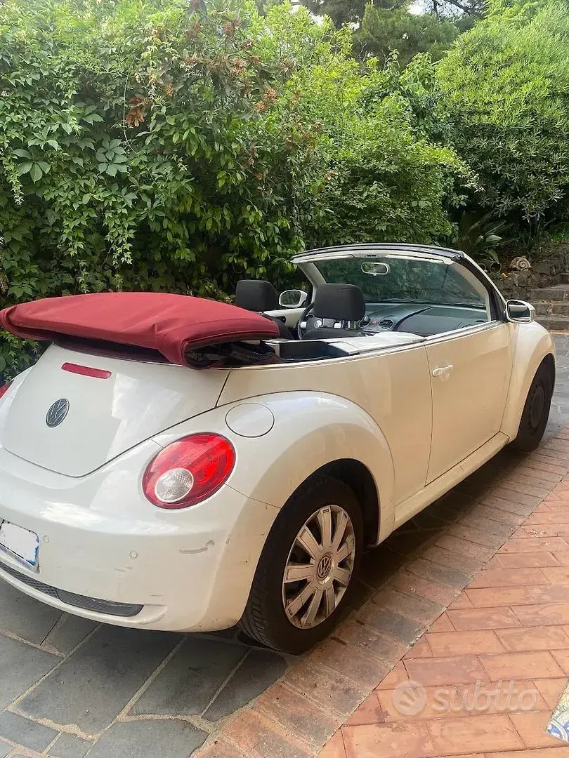 Usata VW New Beetle 75 CV (55 kW) 2010 Bianco Utilitaria
