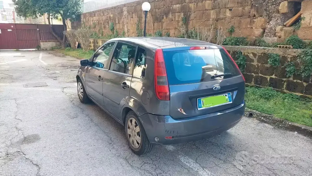 Gebraucht Ford Fiesta Ghia 75 PS (55 kW) 2004 Grau Kleinwagen