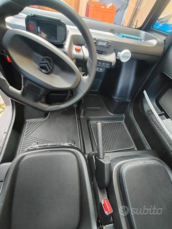 Nuova Citroën AMI 2025 Grigio Berlina