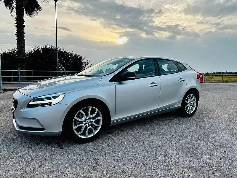 Usata Volvo V40 2019 Grigio Berlina