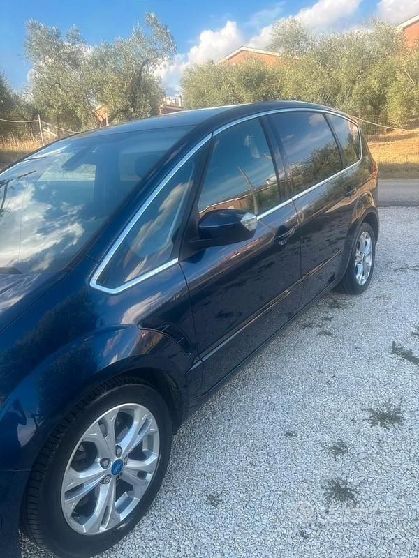 Begagnad Ford S-MAX Titanium 163 HK (119 kW) 2011 Blå Minibuss