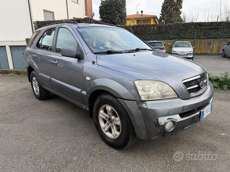 Usata Kia Sorento 140 CV (102 kW) 2003 Grigio SUV