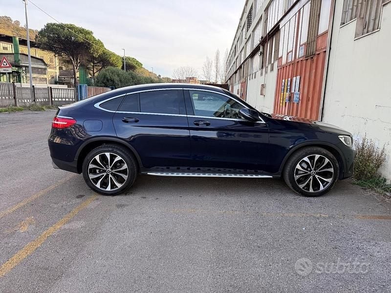 Usata Mercedes GLC250 205 CV (150 kW) 2018 Blu Station wagon
