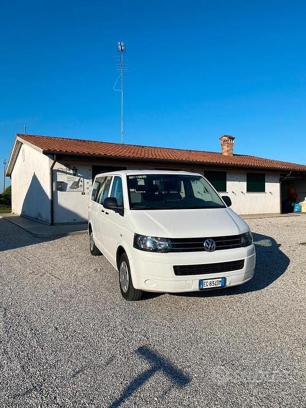 Usata 2014 VW Multivan Monovolume | 16.900 € (Buon prezzo) - Immagine 1/4