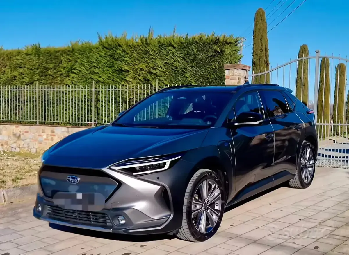 Usata Subaru Solterra 117 kW (160 CV) 2023 Grigio SUV
