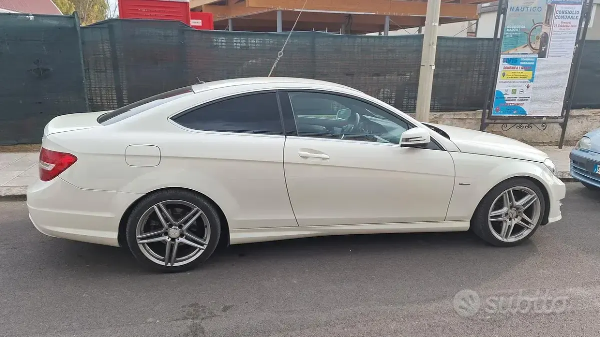 Usata Mercedes C220 170 CV (125 kW) 2012 Bianco Coupé