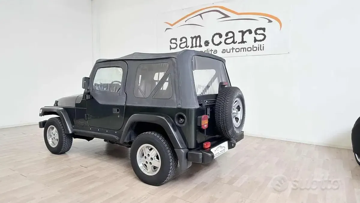 Usata Jeep Wrangler 118 CV (86 kW) 1998 Verde SUV