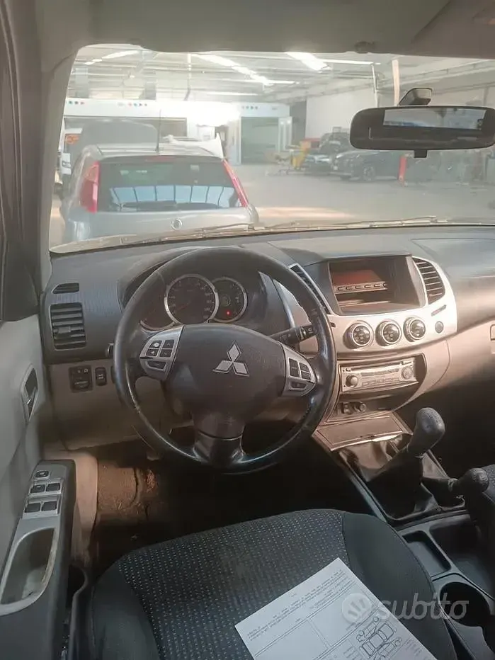 Usata Mitsubishi L200 87 CV (63 kW) 2011 Pick-up