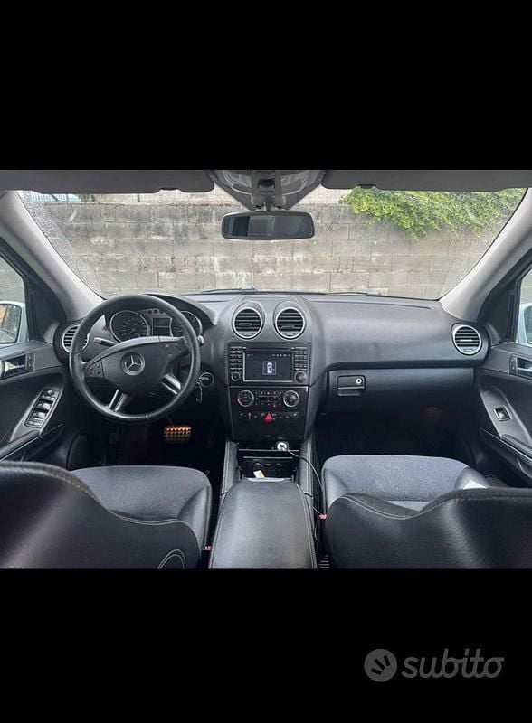 Usata Mercedes 320 224 CV (164 kW) 2006 Grigio SUV