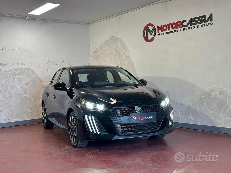 Usata Peugeot 208 Active 101 CV (74 kW) 2024 Nero Utilitaria