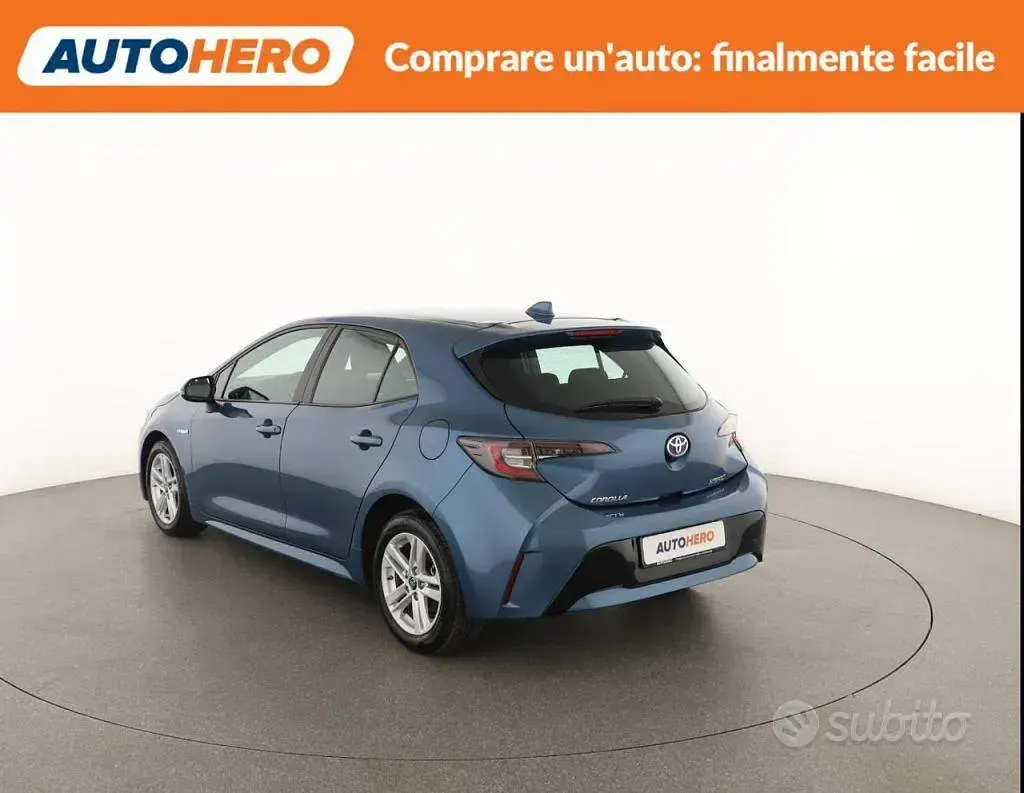 Usata Toyota Corolla 98 CV (72 kW) 2019 Bluazzurro Berlina