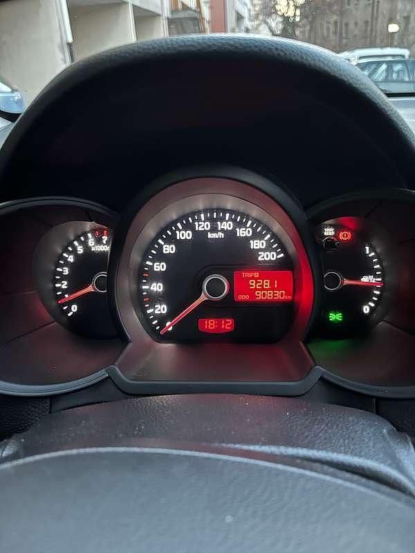 Usata Kia Picanto 65 CV (47 kW) 2014 Bianco Utilitaria