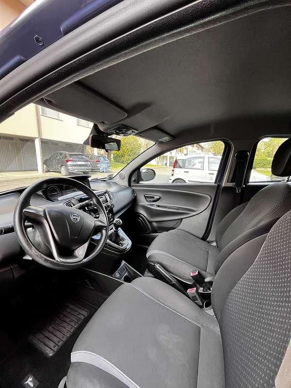 Usata Lancia Ypsilon 69 CV (50 kW) 2017 Utilitaria