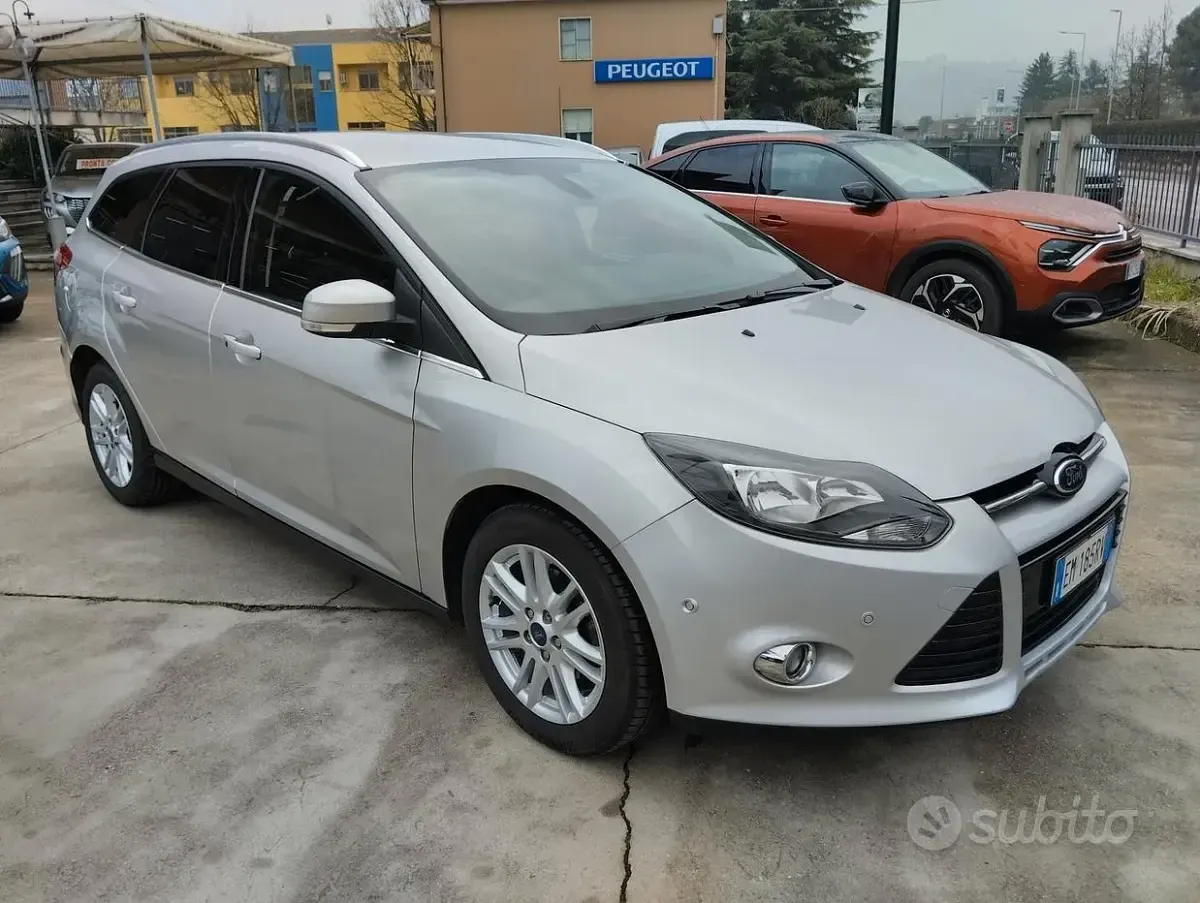 Usata Ford Focus Titanium 95 CV (69 kW) 2012 Grigio Station wagon