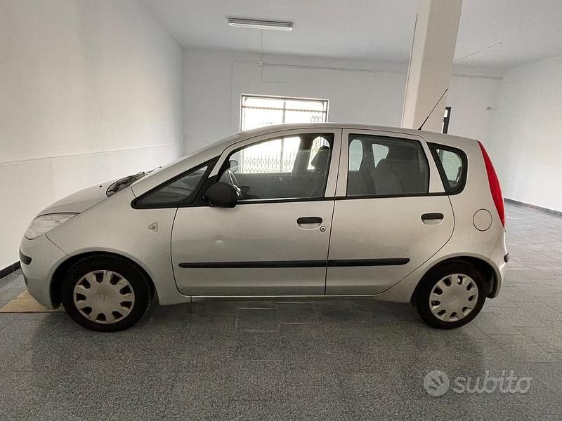 Usata Mitsubishi Colt 75 CV (55 kW) 2007 Grigio Berlina