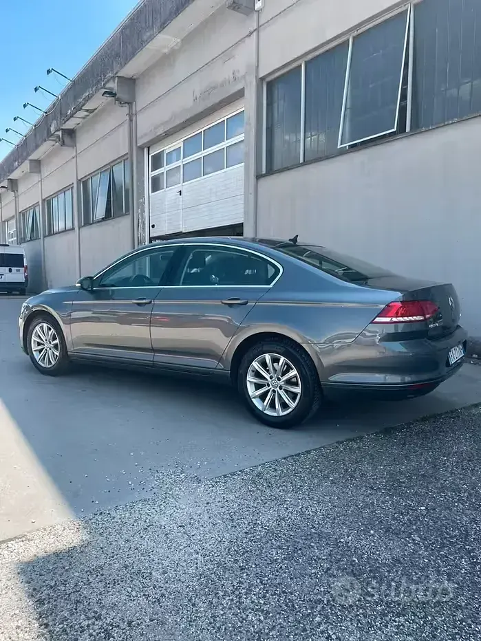 Usata VW Passat Business 150 CV (110 kW) 2015 Grigio Berlina