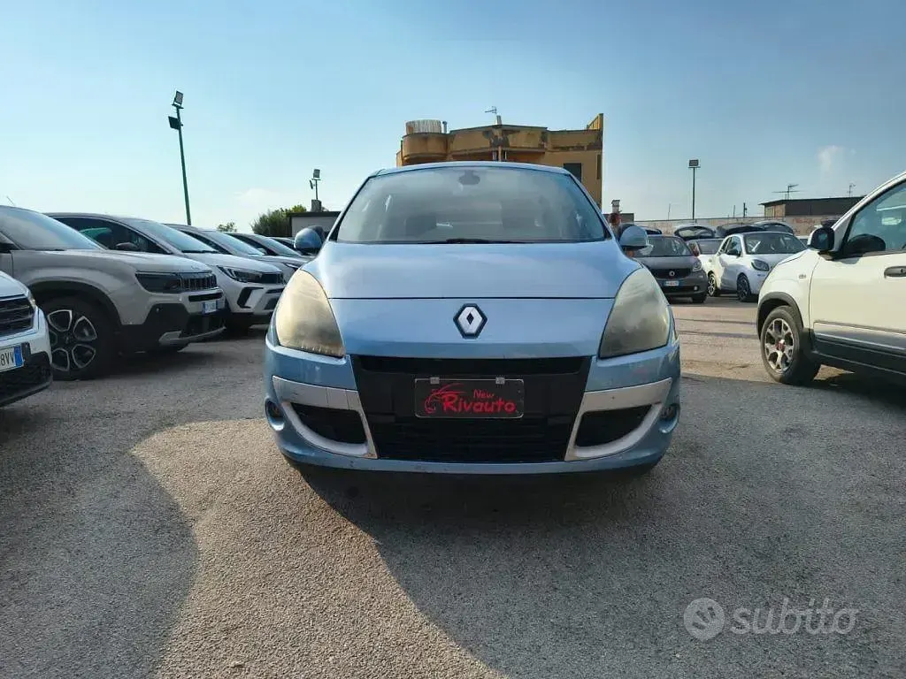 Usata Renault Scénic Dynamique 110 CV (80 kW) 2010 Monovolume