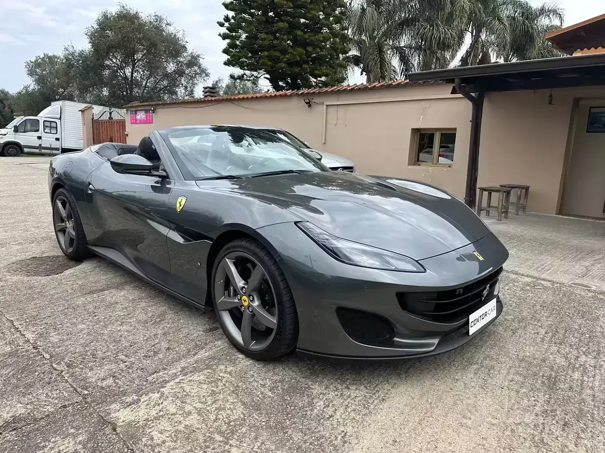 Usata Ferrari Portofino 600 CV (441 kW) 2022 Cabrio