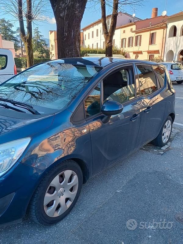 Usata Opel Meriva 95 CV (69 kW) 2011 Blu Monovolume