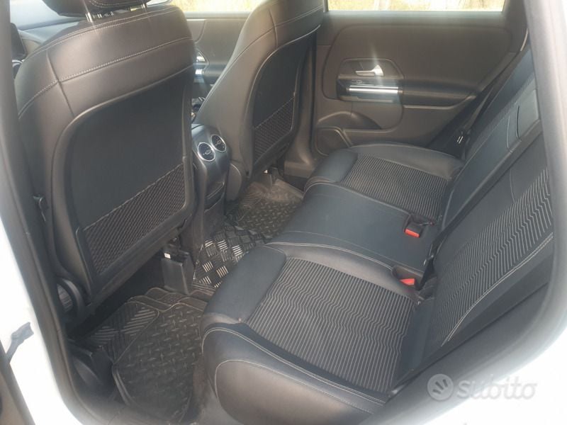 Käytetty Mercedes B180 Business 136 HP (100 kW) 2019 Valkoinen Tila-auto