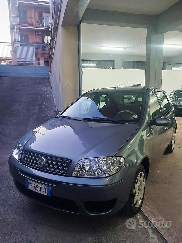 Usata Fiat Punto Dynamic 59 CV (43 kW) 2006 Grigio Utilitaria