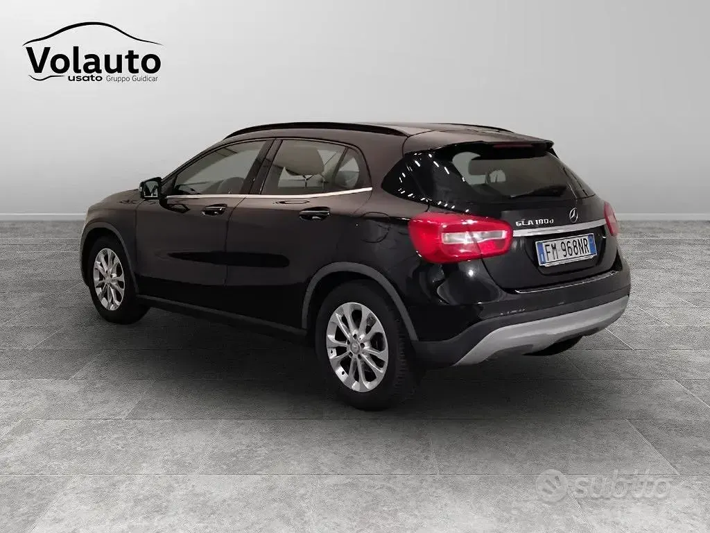 Usata Mercedes GLA180 109 CV (80 kW) 2017 Nero SUV