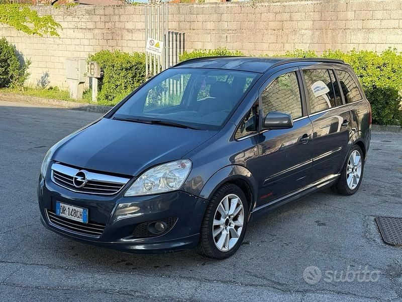 Usata Opel Zafira 150 CV (110 kW) 2009 Monovolume