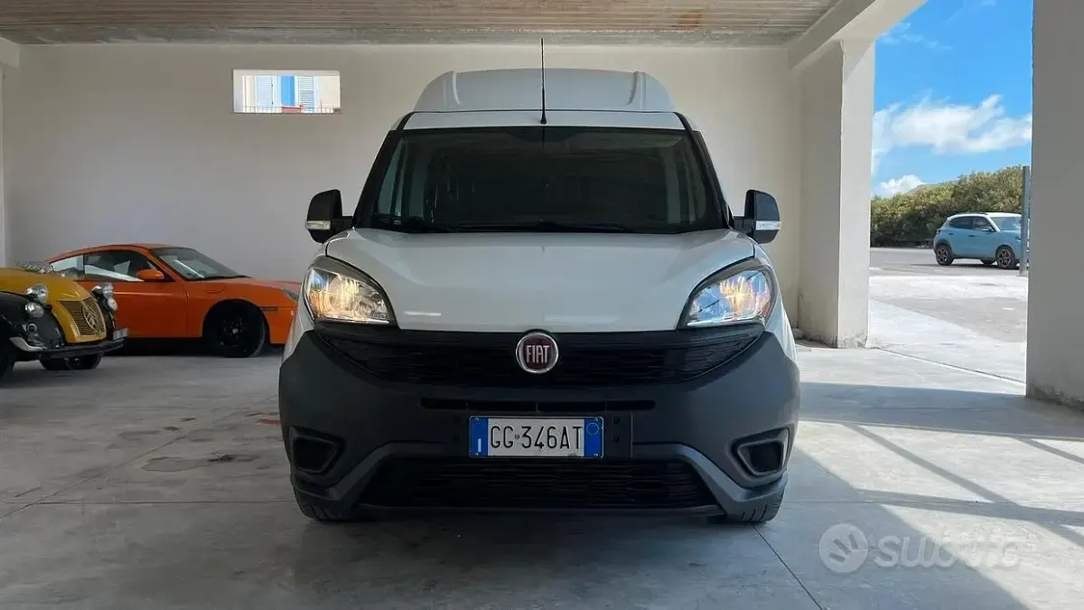 Usata Fiat Doblò 105 CV (77 kW) 2021 Bianco Monovolume