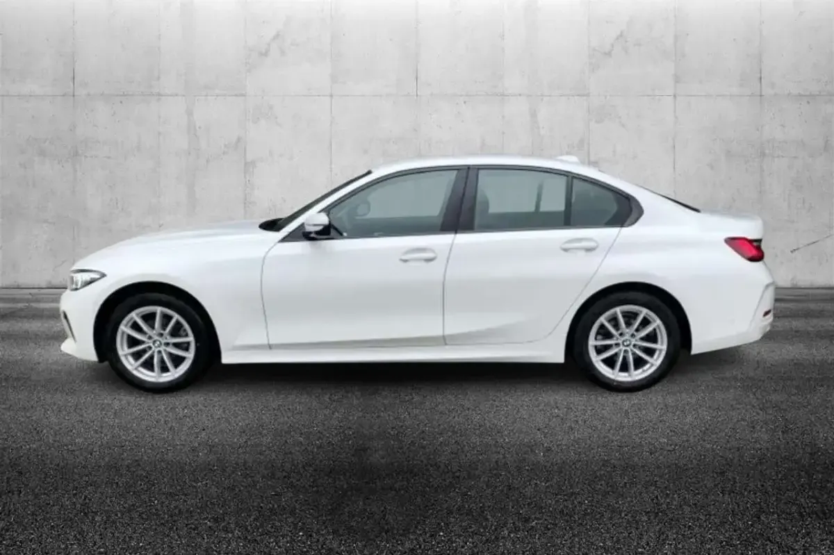 Usata BMW 318 156 CV (114 kW) 2025 Bianco Berlina