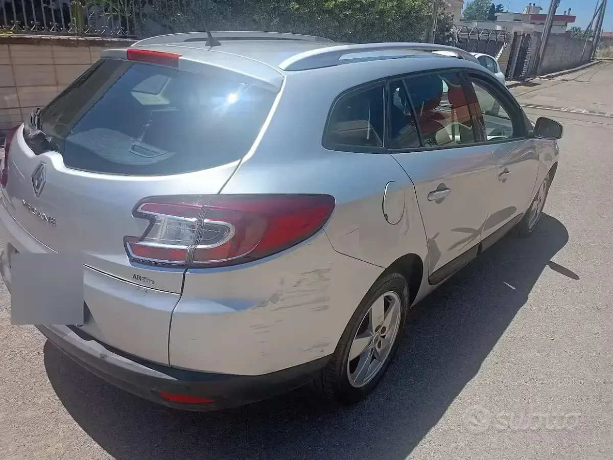 Usata Renault Mégane 110 CV (80 kW) 2011 Grigio Monovolume